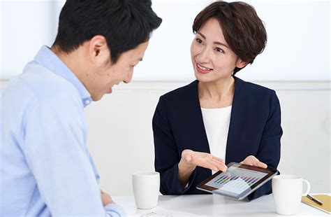 保険営業 枕|生保レディの中には枕営業してる人がいる【手を出し。